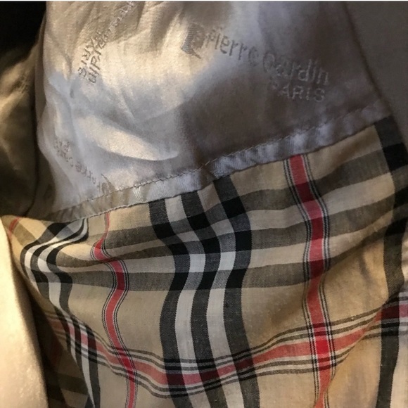Pierre Cardin trench coat! Plaid interior. - Picture 13 of 14